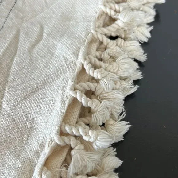 THE BARINE THROW